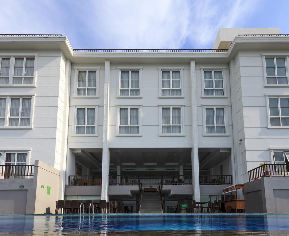 Hotel On The Rock Kupang  Ngoại thất bức ảnh