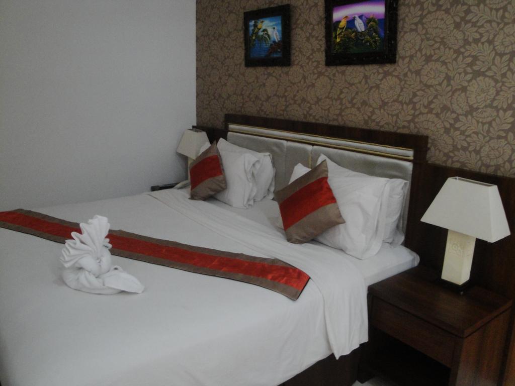 Hotel On The Rock Kupang  Ngoại thất bức ảnh